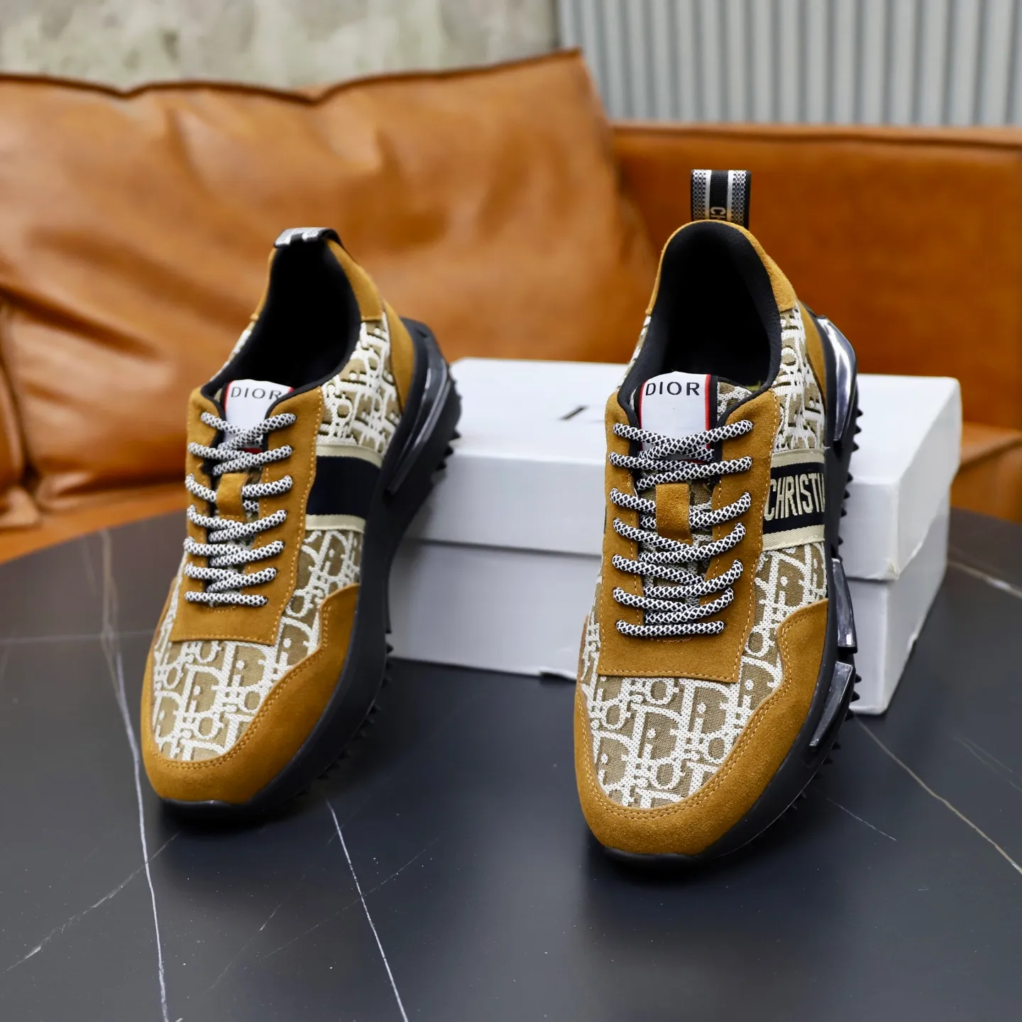 Ex-factory price: 442💰🙅‍♂️🙅‍♂️🙅‍♂️ Brand: Dior DIOR Standard code: 38-44 (45 customized) Grade: Same as the official website Material: Original cowhide material spliced with brand cloth Comfortable and breathable lining Lightweight and wear-resistant sports outsole Style category: Men's fashion casual shoes Running sports shoes Distinguished luxury brand elements Top luxury color: actual picture color